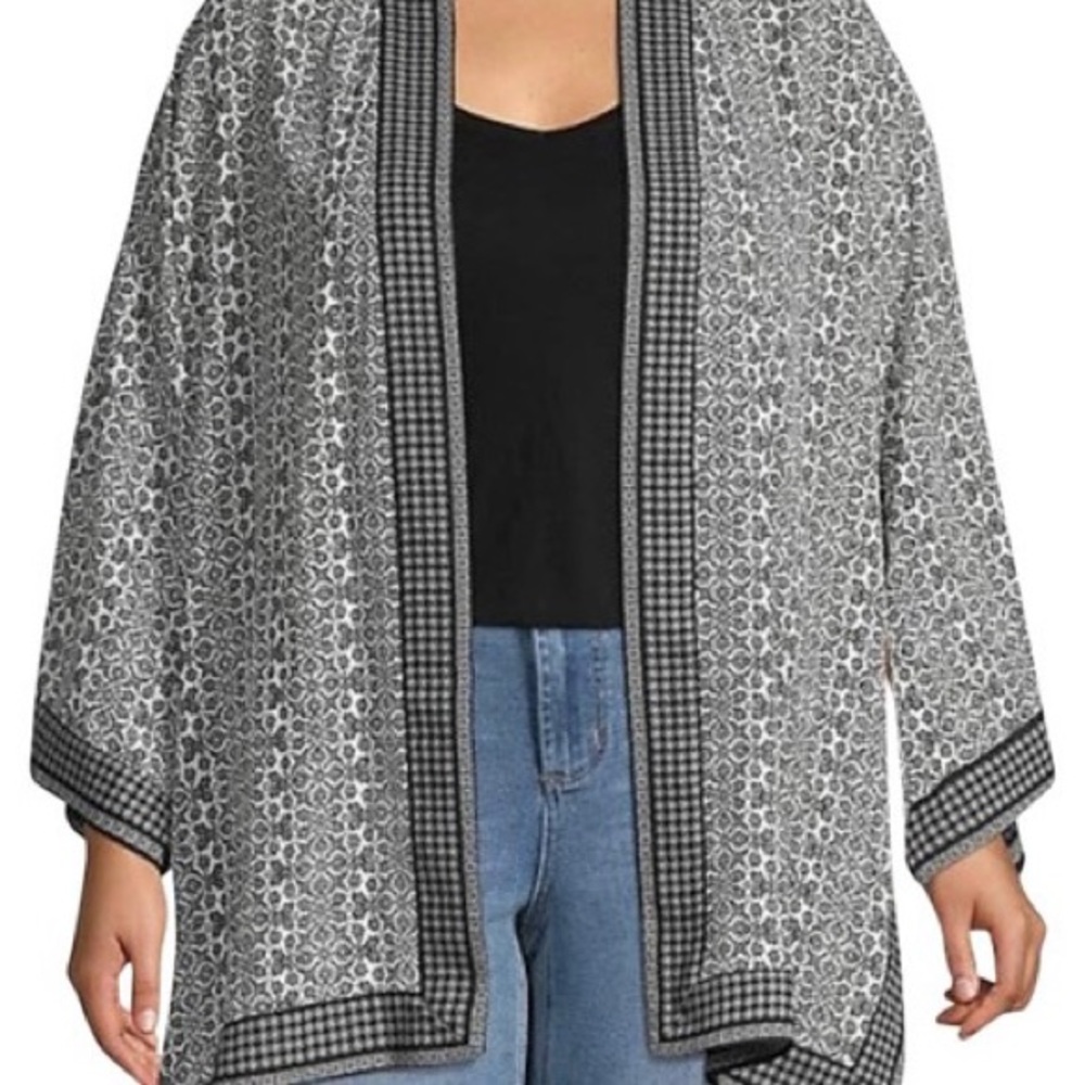 NWT Max Studio Black and White Kimono Cardigan